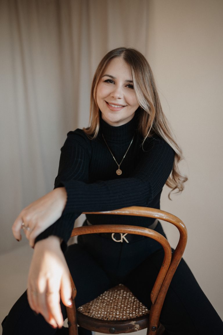 Die richtige Hochzeitsfotografin finden.